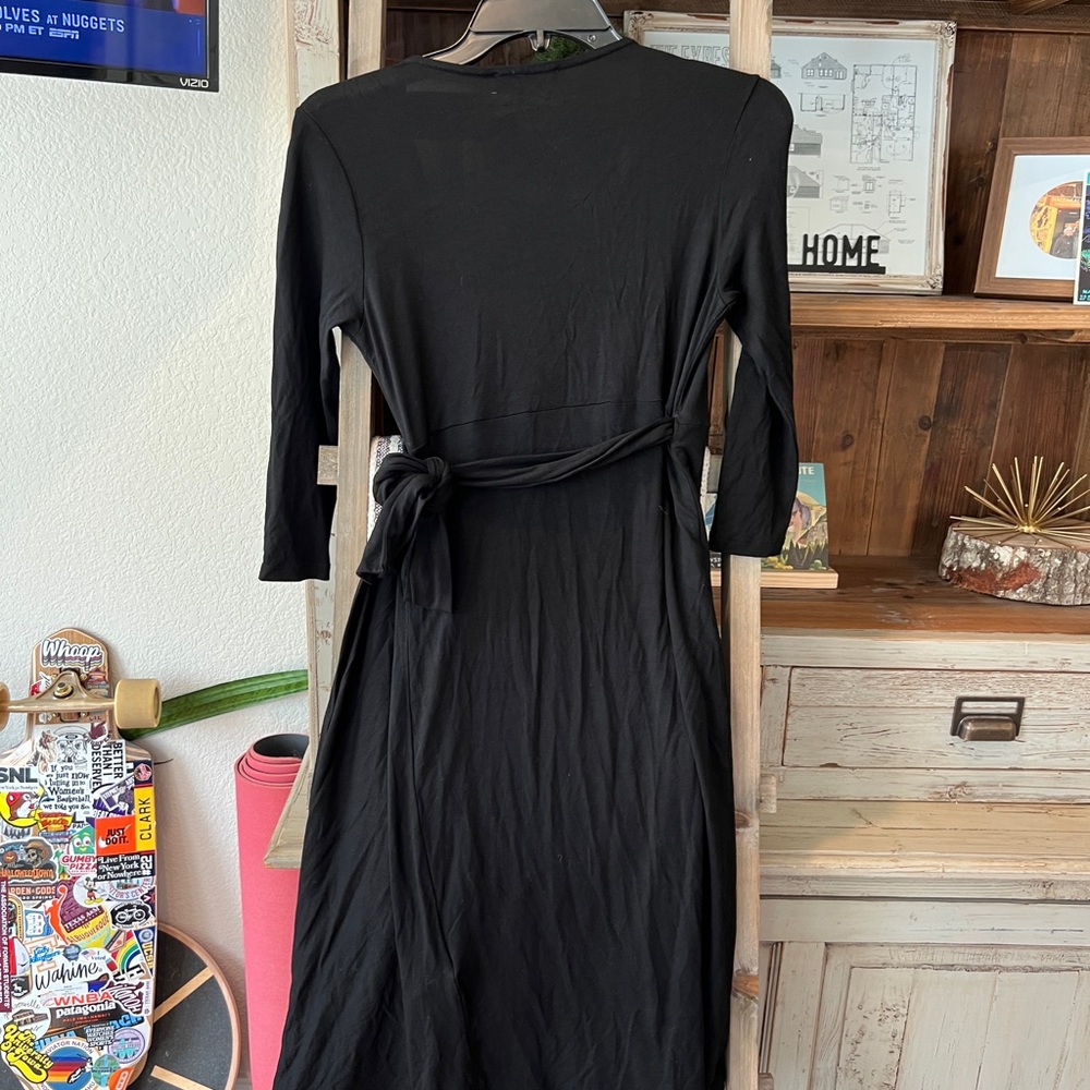 Isabella Oliver maternity performance wrap nursing dress size 1 - Picture 4 of 11